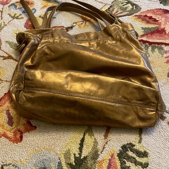 MICHAEL Michael Kors gold bucket tote bag - Picture 6 of 6